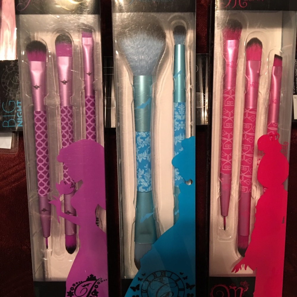 Disney Makeup Brushes set